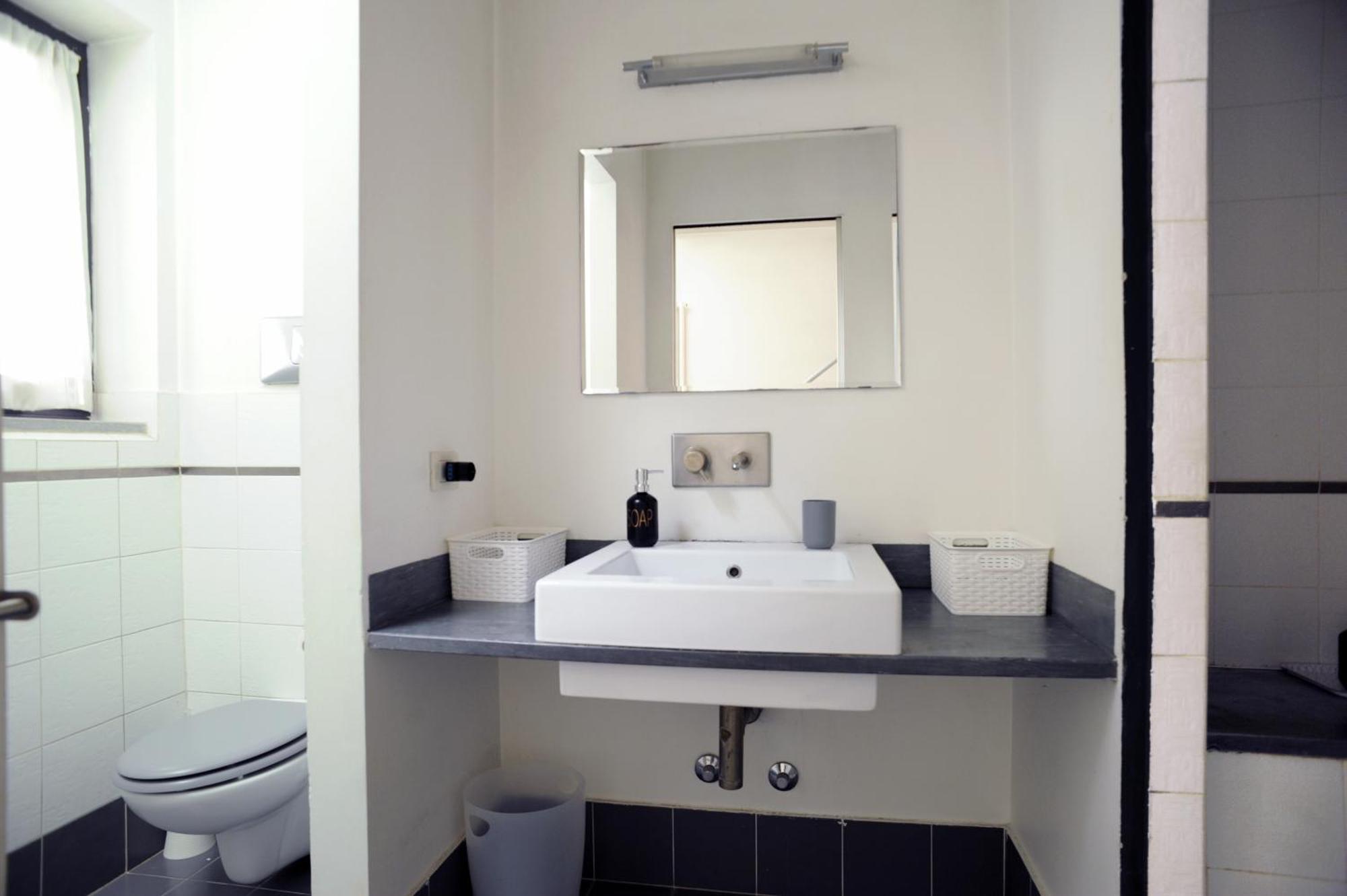 Sant Ambrogio Courtyard Room In Shared Flat Milan Extérieur photo